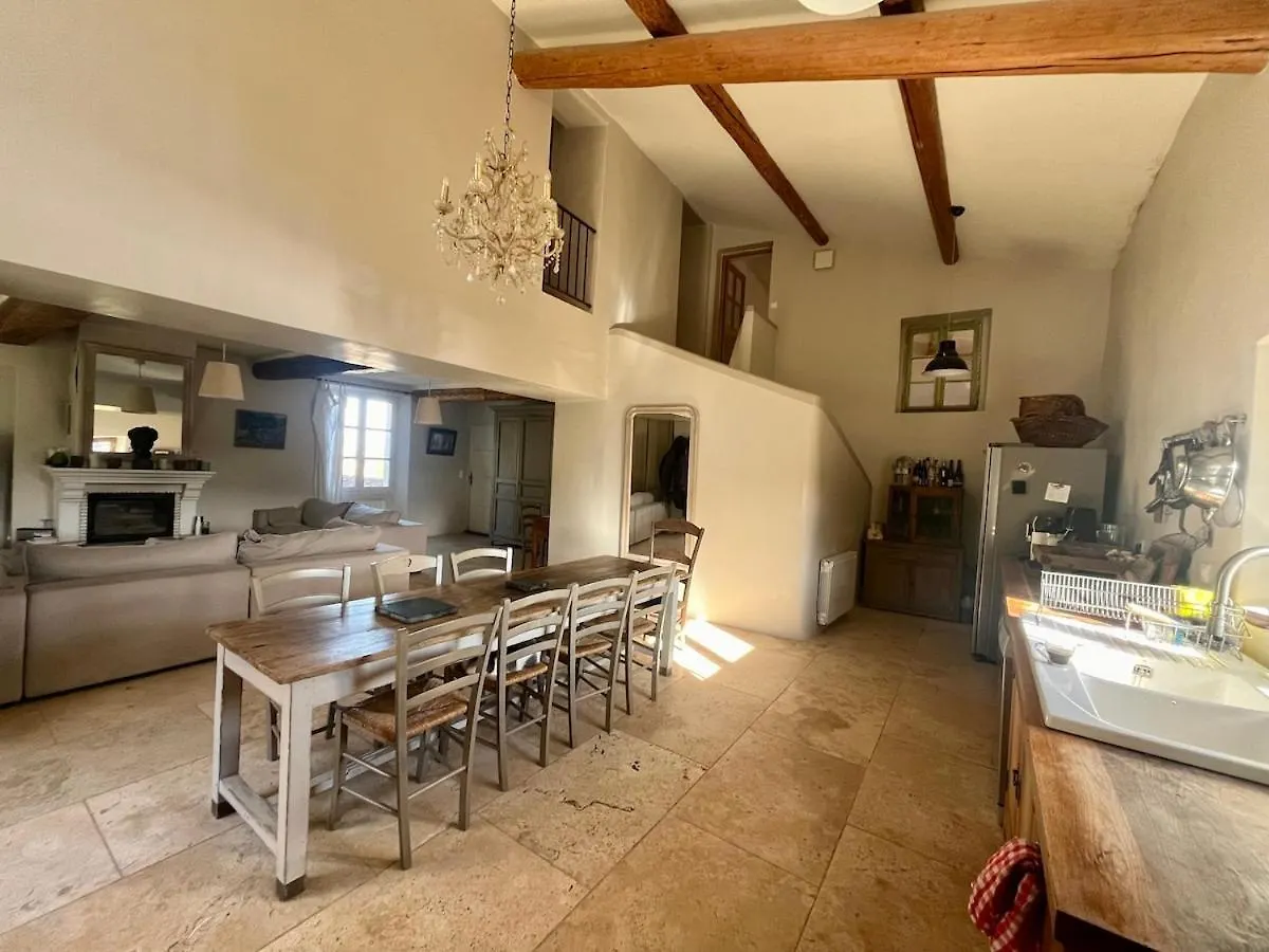Holiday home Tres Beau Mas A Bonnieux Villa
