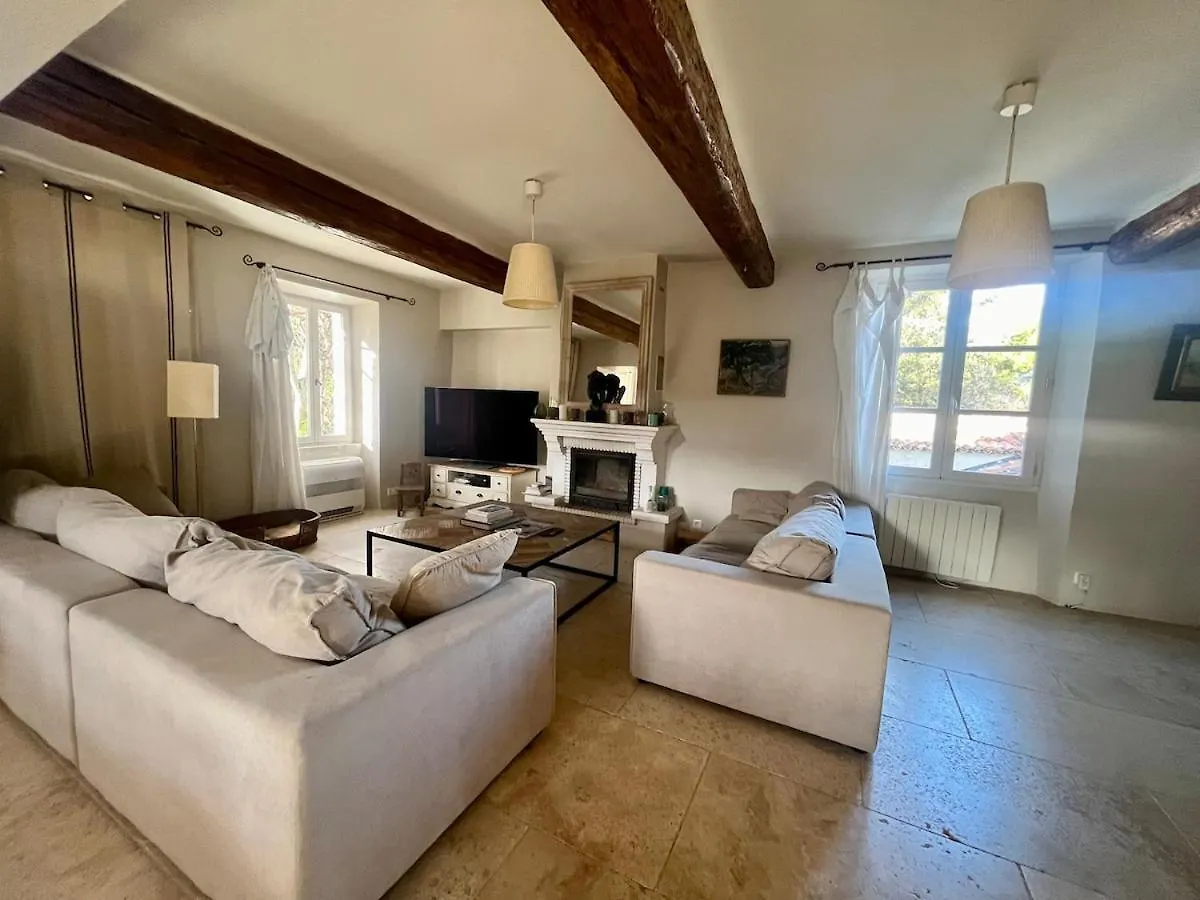 Holiday home Tres Beau Mas A Bonnieux Villa